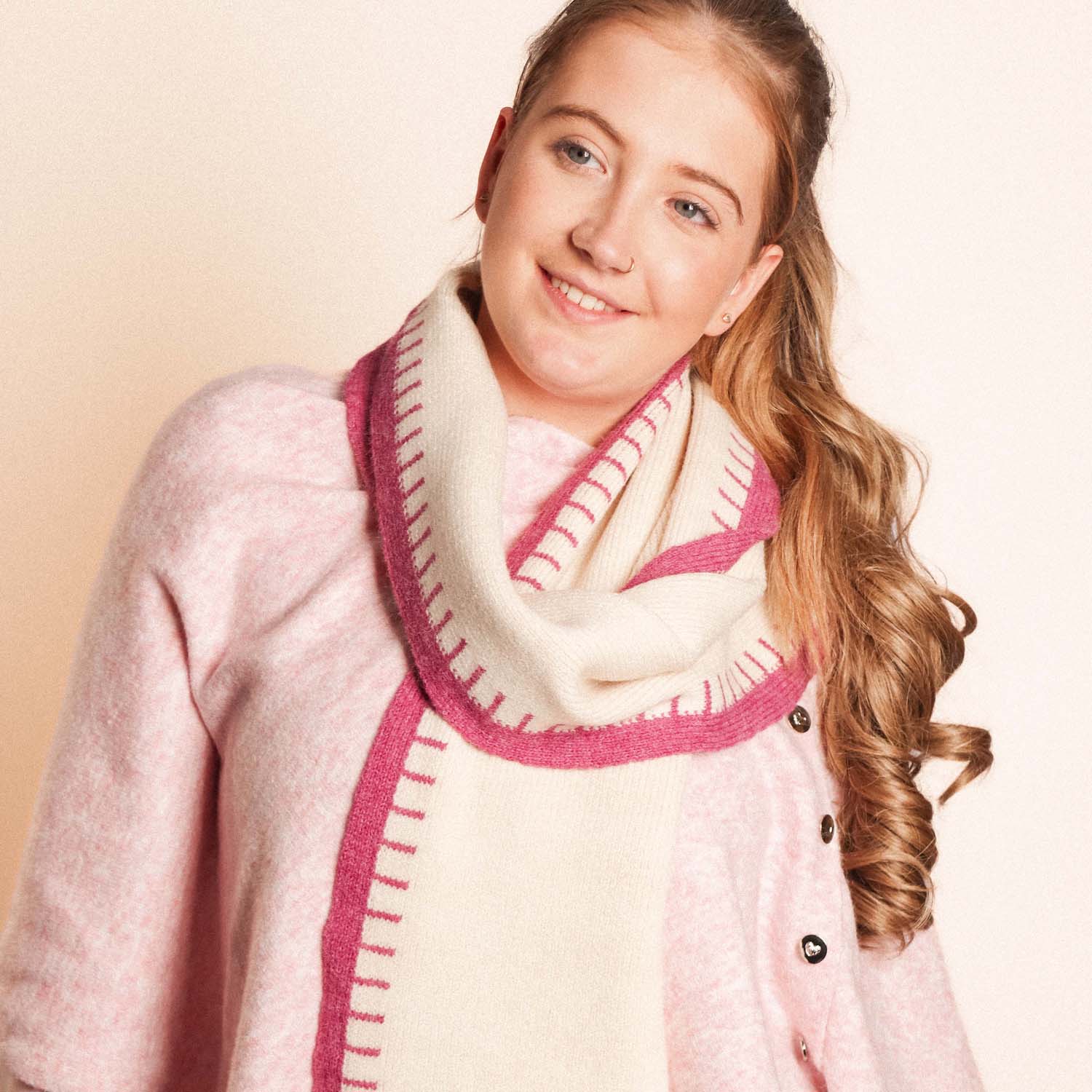 Zelly Detailed Edge Scarf Pink