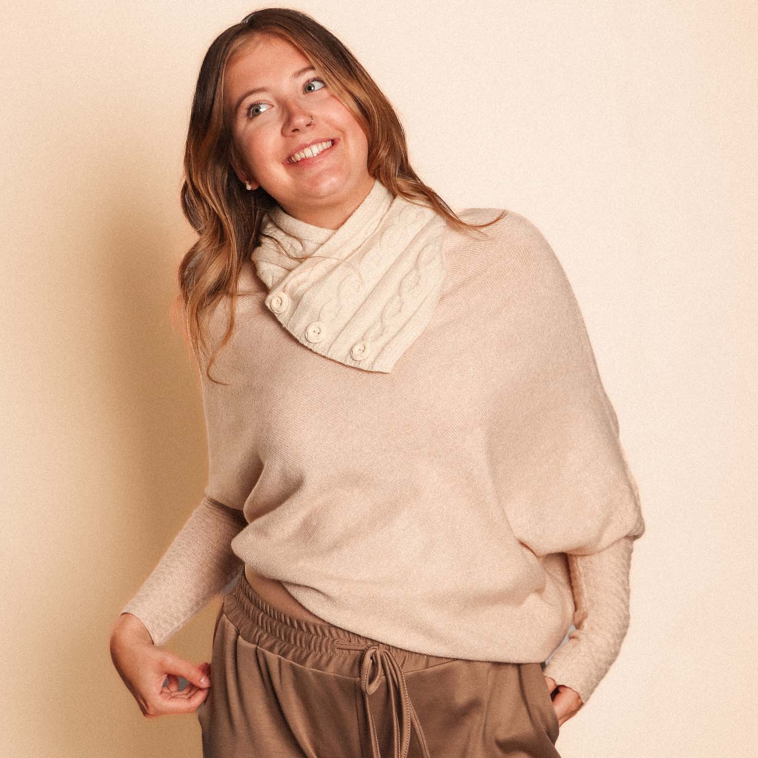 Zelly Button Tippet Cream