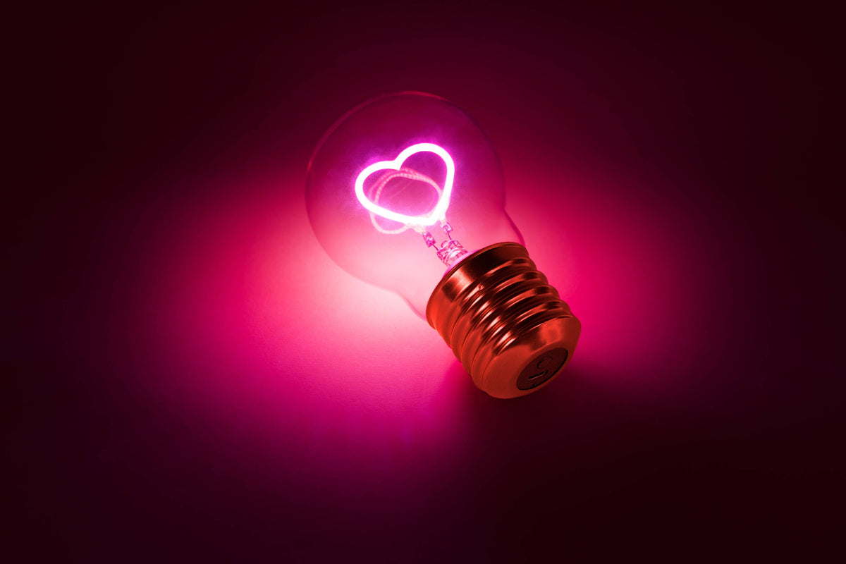 SUCK UK - Cordless Heart Lightbulb - Rechargeable and sexy