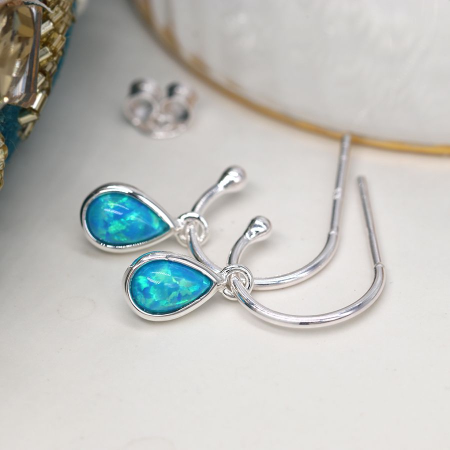 Orecchini A Goccia Pendenti Gatto Con Opale Blu Oceano - Argento