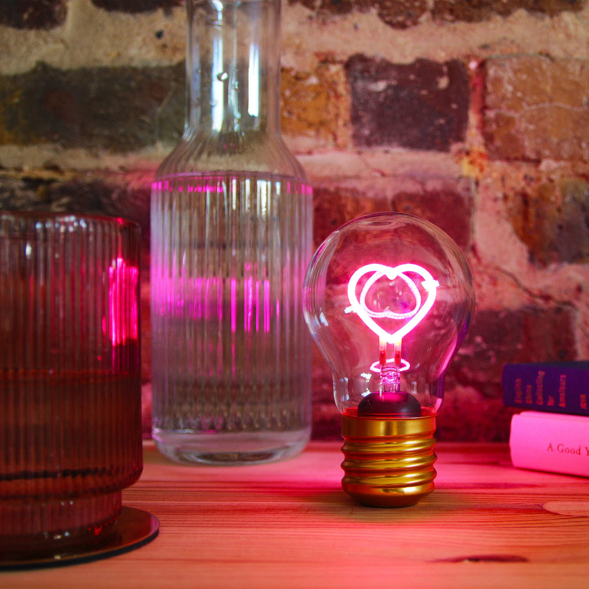 SUCK UK - Cordless Heart Lightbulb - Rechargeable and sexy