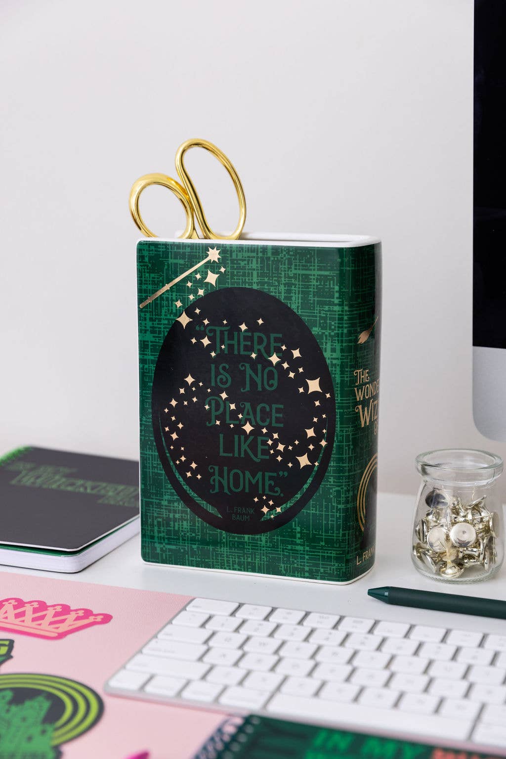 Steel Mill & Co UK -  Book Vase, Wizard of Oz