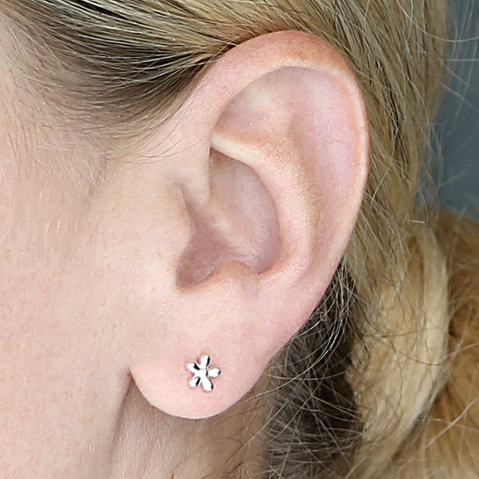 Iris & Miel Sterling Silver Daisy Stud