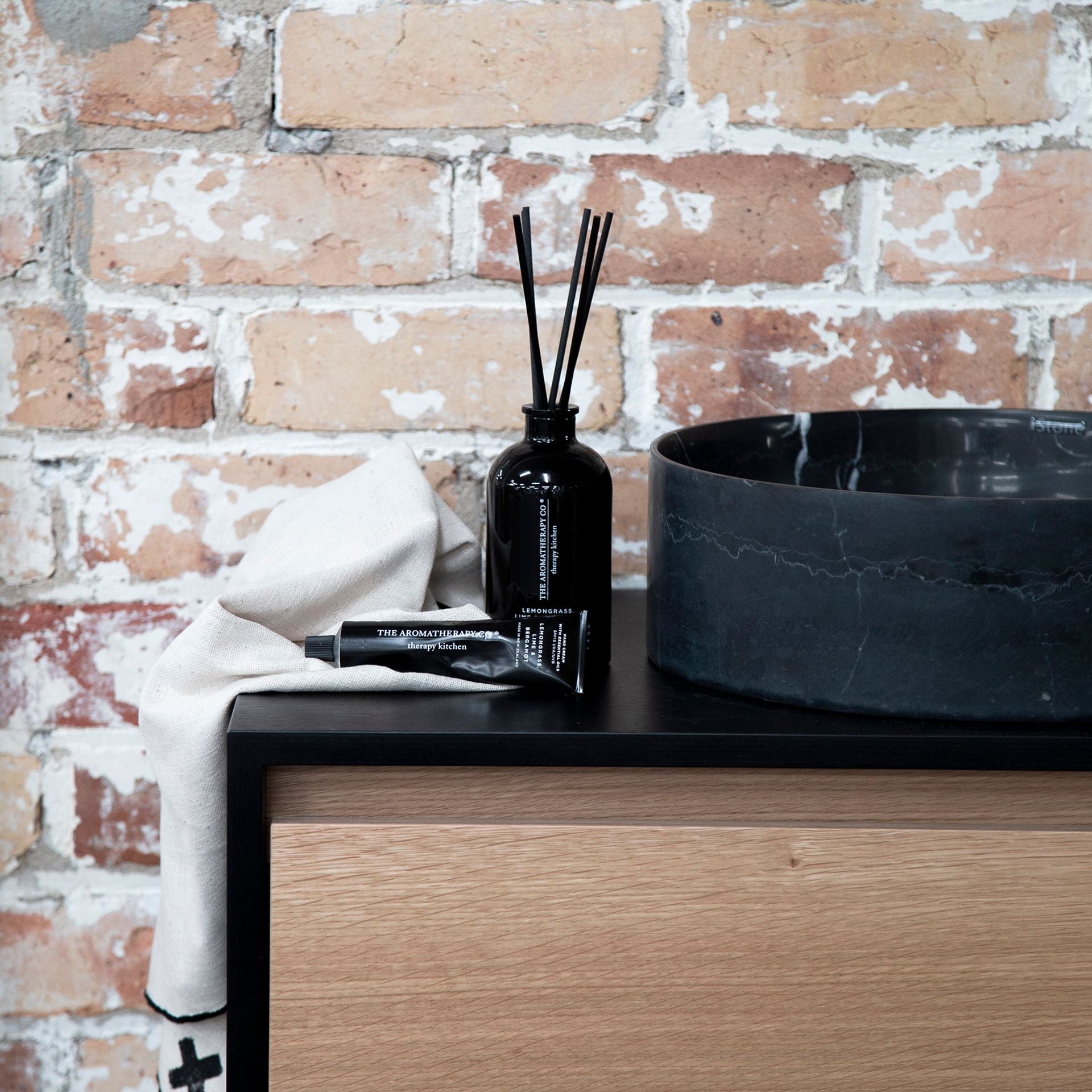 The Aromatherapy Co Therapy Kitchen Lemongrass Lime & Bergamot Diffuser