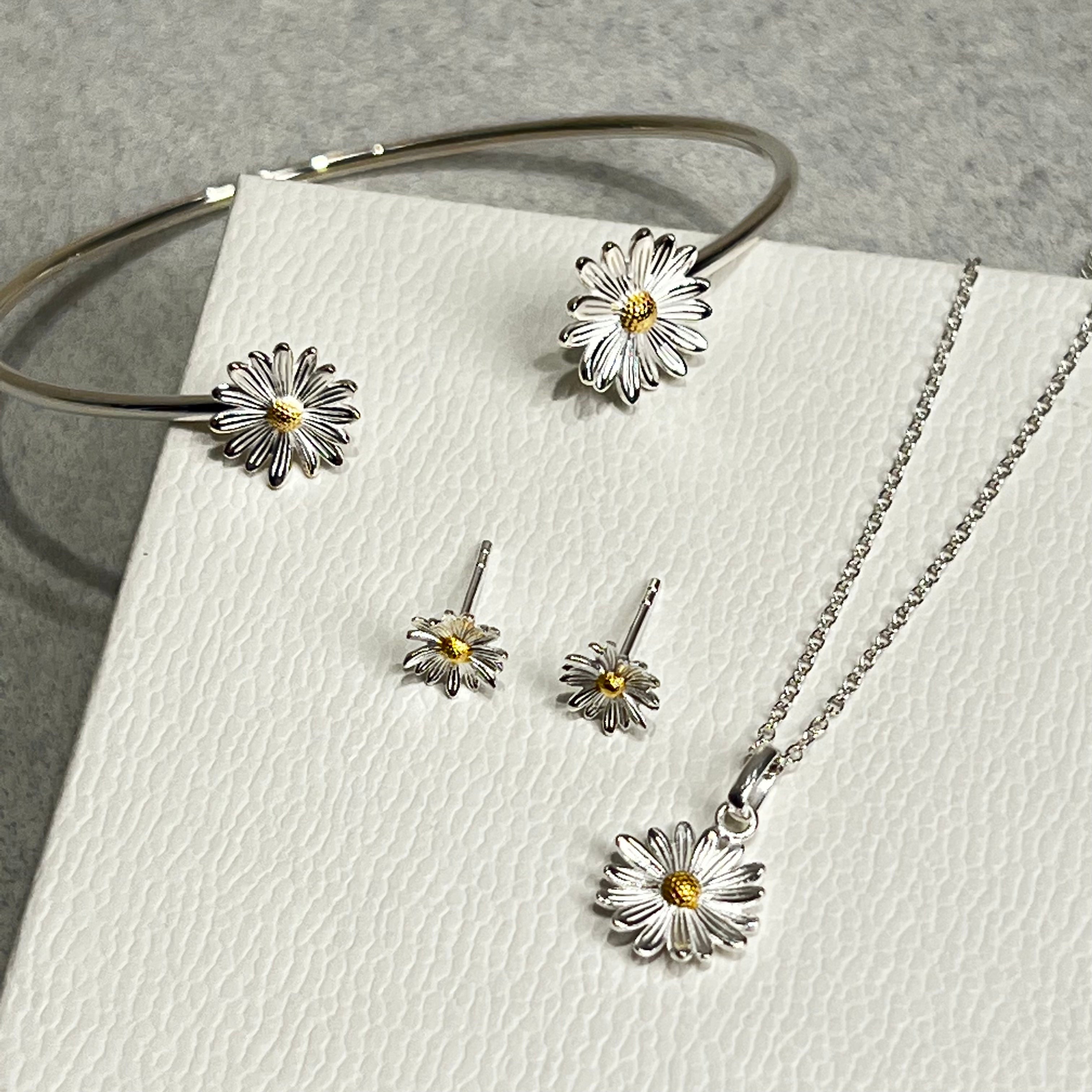 Iris & Miel Sterling Silver Daisy Necklace