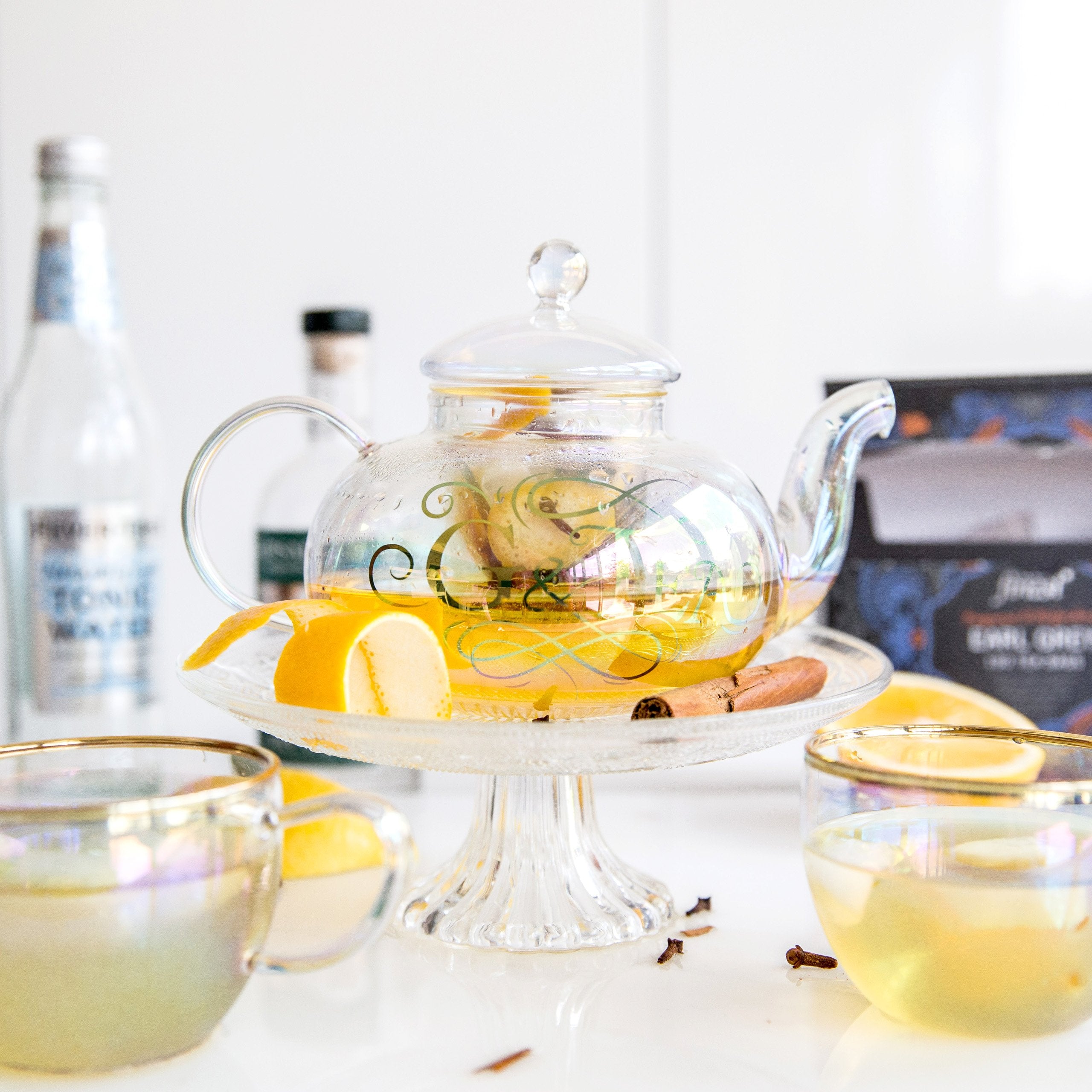 Gin-gle Belles, Gin-gle Belles, Gin-gle all the way!