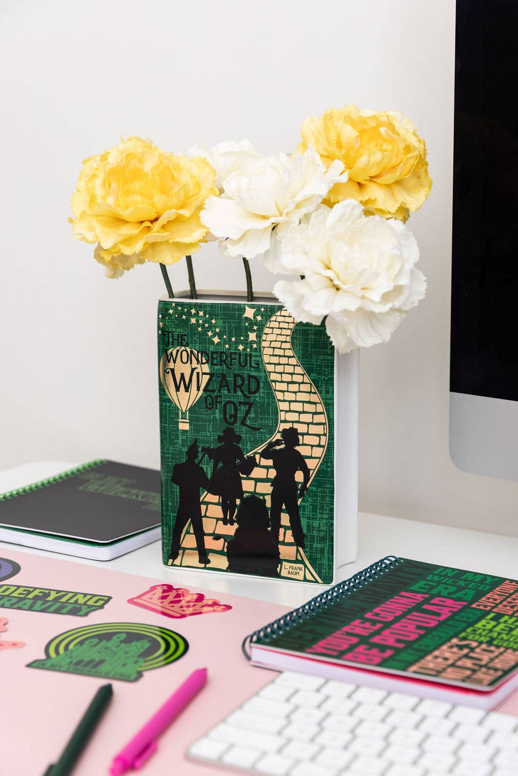 Steel Mill & Co UK - Large Book Vase, Wizard of Oz