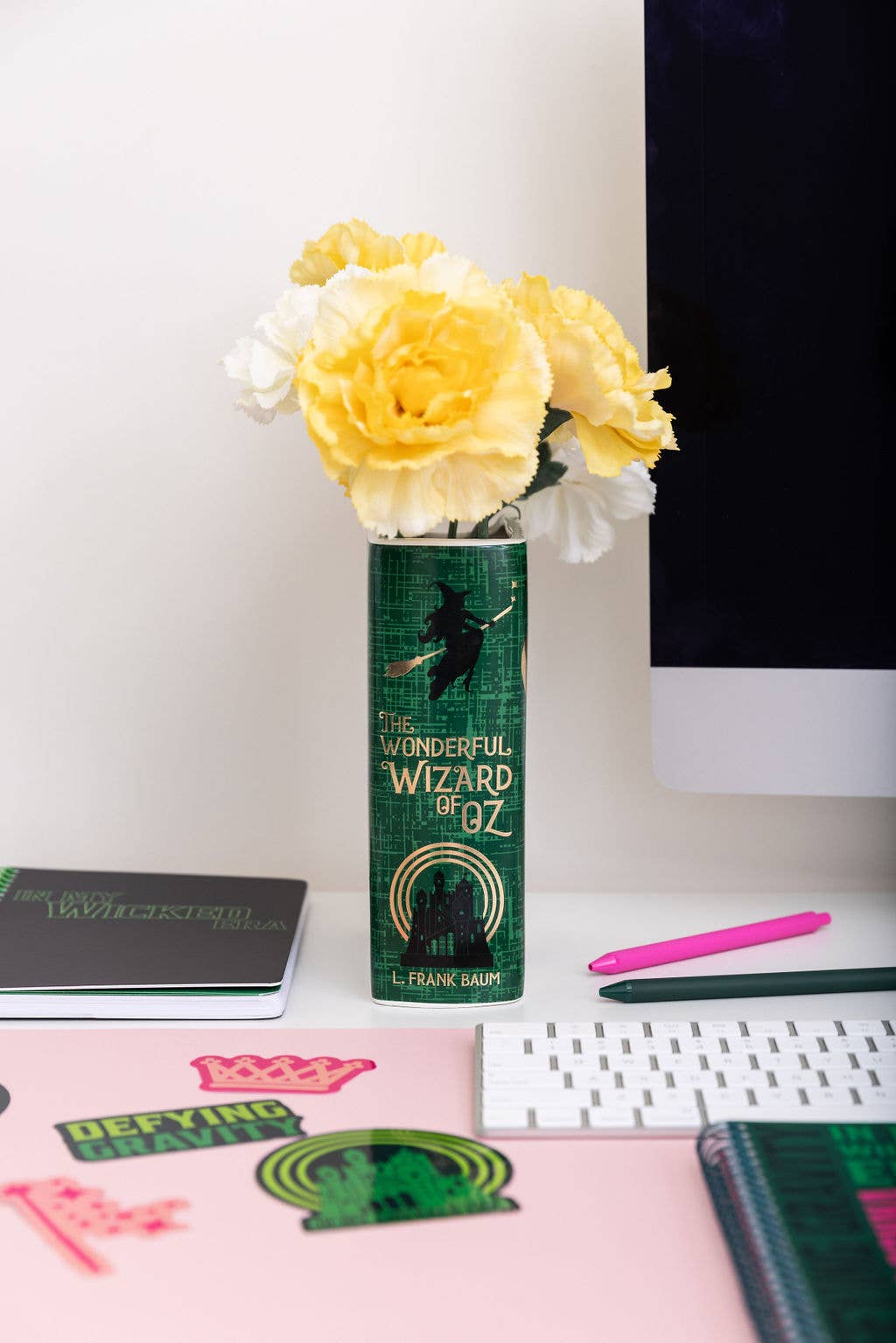 Steel Mill & Co UK - Large Book Vase, Wizard of Oz