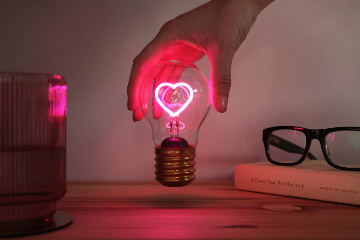 SUCK UK - Cordless Heart Lightbulb - Rechargeable and sexy