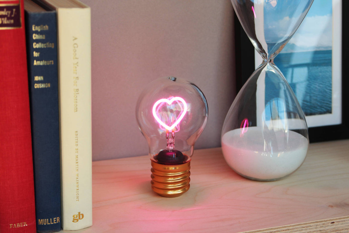 SUCK UK - Cordless Heart Lightbulb - Rechargeable and sexy