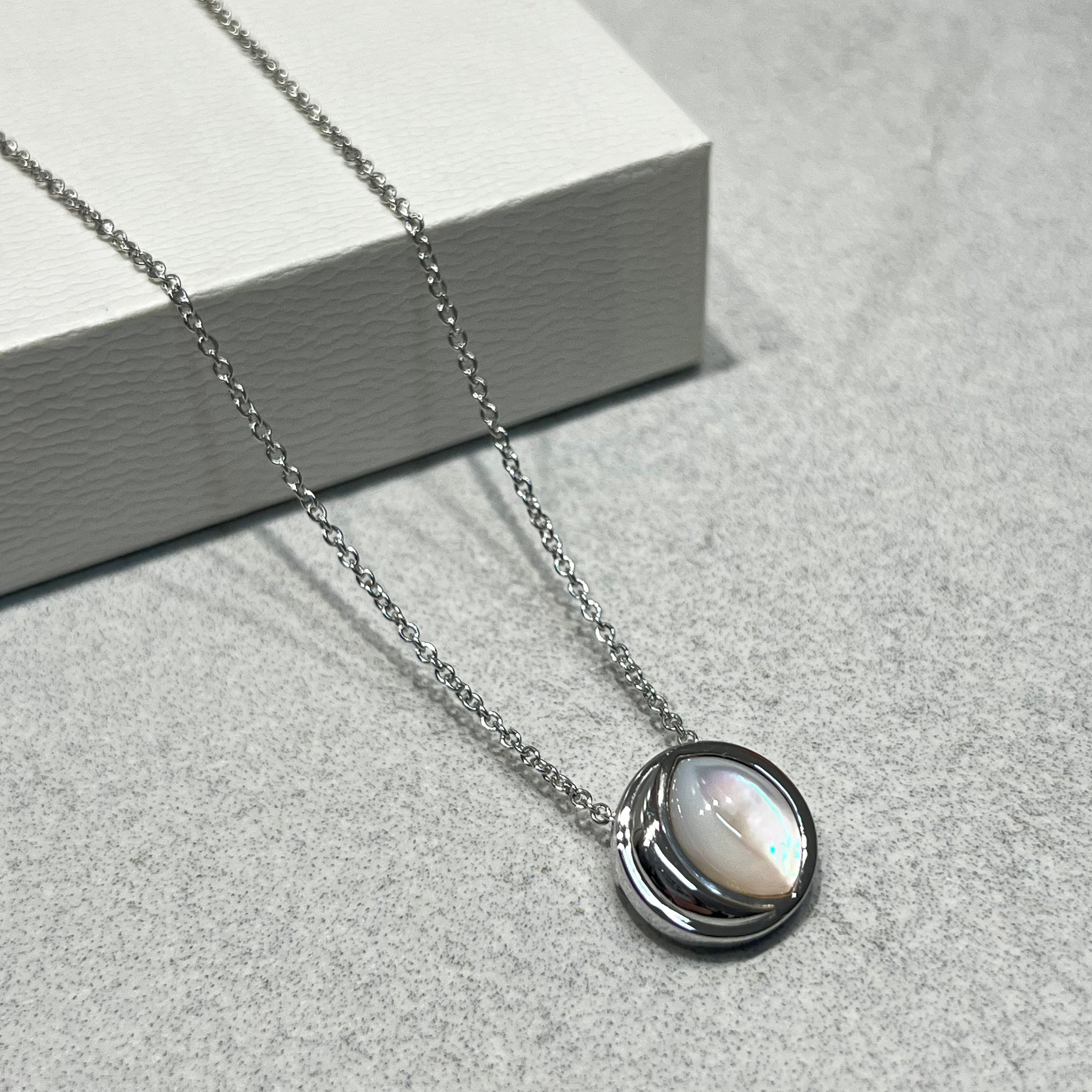 Unique & Co Sterling Silver Mother Of Pearl Necklace